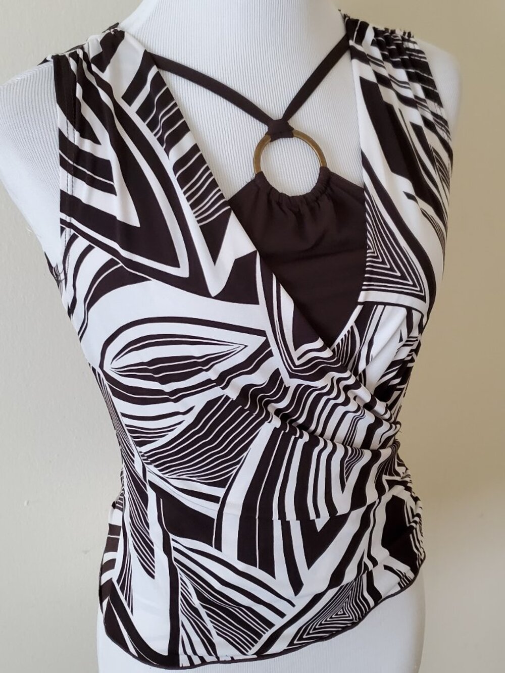 NWT IZ Byer Sleeveless Blouse Top Shirt with Inset